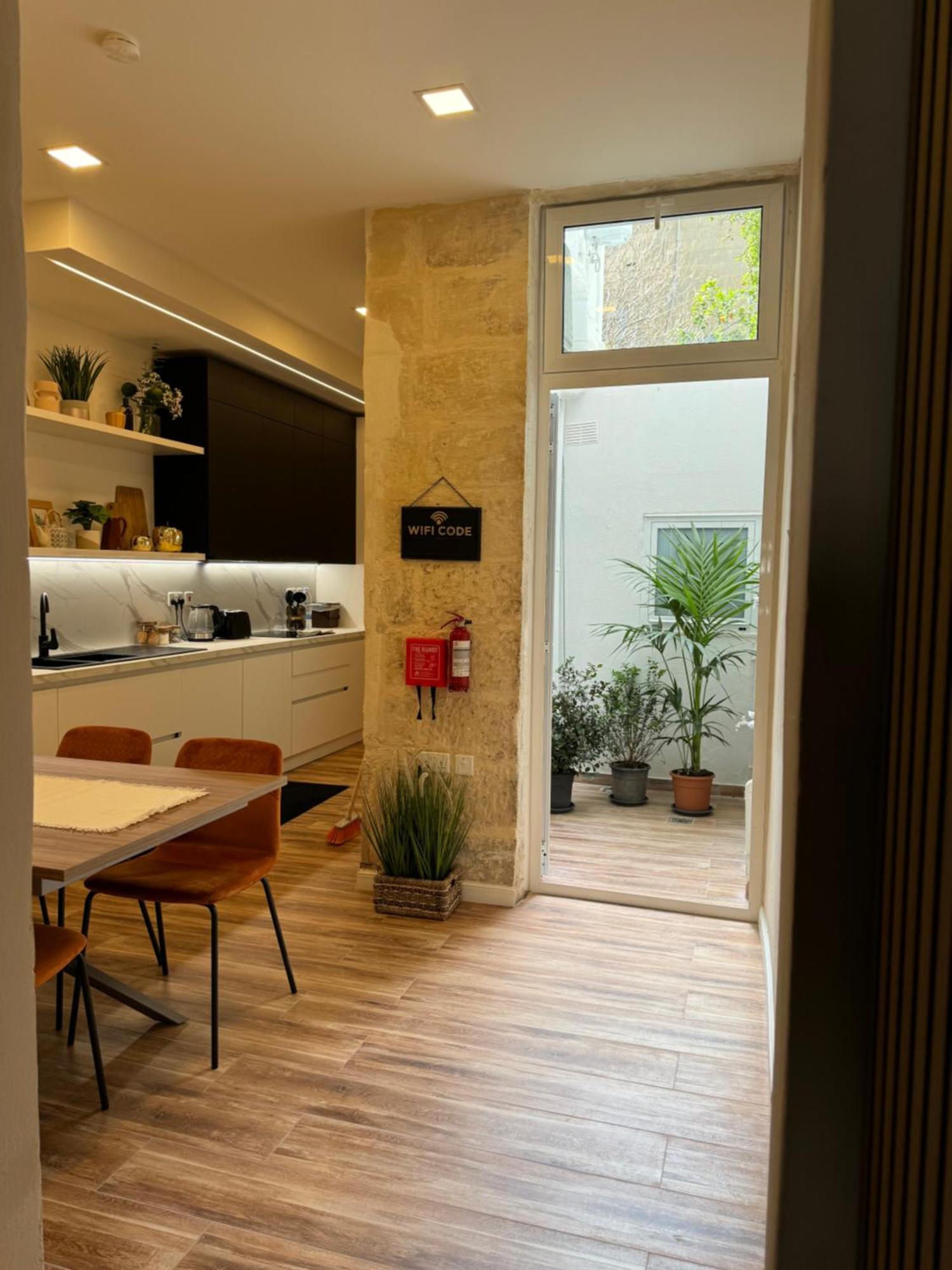 Townhouse 26 In Sliema, Malta Villa Exterior photo